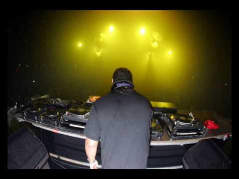 Buzz Fuzz vs Bass-D & King Matthew - It's Alright (Stunned Guys Remix)