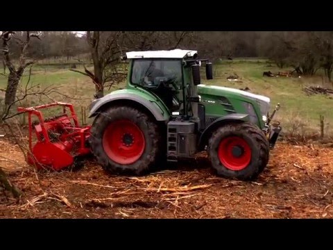 Fendt 828 Vario mit Fehrenbach Forstmulcher am mulchen