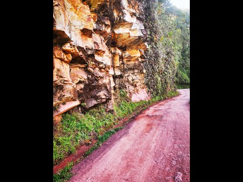 Ruta Peligrosa que une Contratación con El Guacamayo Santander