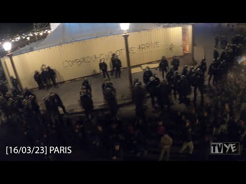 [16/03] « L'ombre de la guillotine arrive ». Chants de manifestants et fanfare pendant les charges