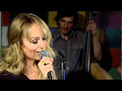 Isobel Campbell & Willy Mason - Cool Water (Amoeba Green Room Session)