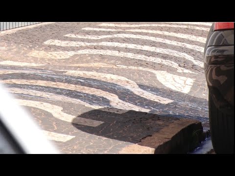 Lavar calçadas está proibido em Araras