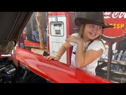 Thumbnail for Nova Classic Cars #2 - 1957 Chevrolet BelAir behind the scenes ;) by classic cars