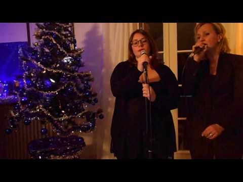 Hallelujah - Leonard Cohen - Cover by Monica (Mum) e Veronica (Daughter) M&D