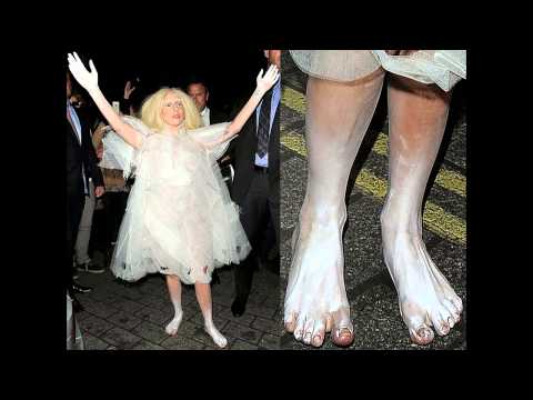 download lagu mp3 mp4 Lady Gaga Feet, download mp3 Lady Gaga Feet free downloadn, video klip Lady Gaga Feet