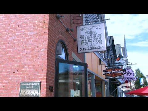 NH Chronicle: Newmarket's Skinniest Restaurant