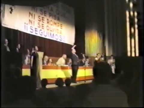 Blas Piñar, Emocionante Cara al sol al finalizar el acto.