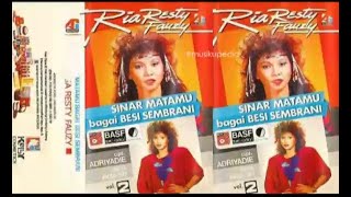 Download lagu (Full Album) Ria Resty Fauzy # Sinar Matamu Bagai Besi Sembrani mp3