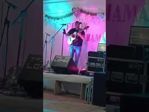 Ariel Martinez y su guitarra general Alvear Mendoza Argentina