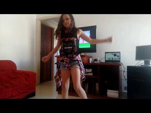 Criança dançando (De Ladin - Dream Team do Passinho) Giovanna Soares (10 anos) 