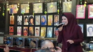 Download lagu Alyah - Tak Mungkin Kerna Sayang (live) mp3 Download lagu Alyah - Tak Mungkin Kerna Sayang (live) mp3