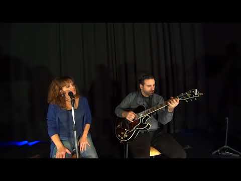 Dani Toledo & Vicki Glez - Something (The Beatles) - jazzy version