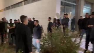 Bari, tensione durante il corteo: l'incontro tra i giovani che protestano contro il caro vita e l...