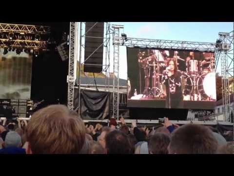 Ozzy Osbourne feat Slash & Geezer Butler - War pigs live in Bergen,Norway
