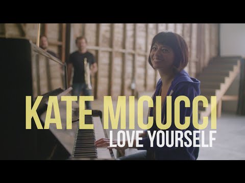 Kate Micucci "Love Yourself" (Live Bieber cover)