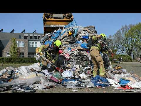Brand in vuilniswagen op de N798 - Berencamperweg in Nijkerk | Brandweer Nijkerk met spoed onderweg