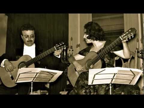 Ida Presti - Alexandre Lagoya. Bach : Suite Française N° 5  (1ère partie).