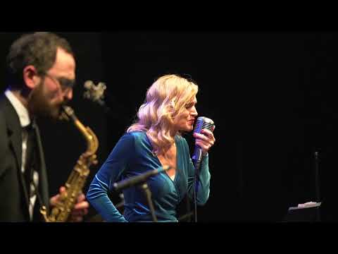 Perhaps, perhaps, perhaps - Moonlight Shadows Band - Live