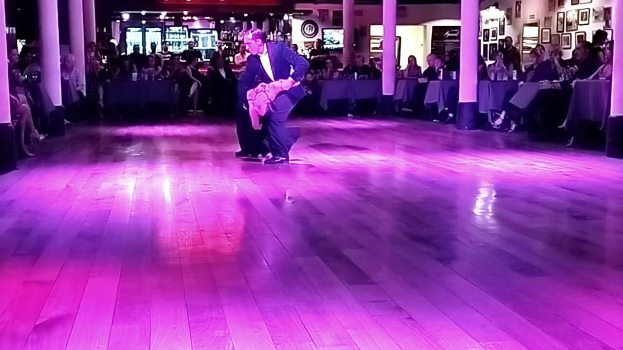 Jonathan Spitel y Betsabet Flores - Nuestro balance - Maria Graña