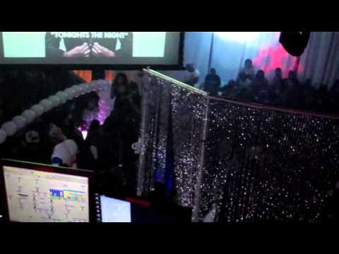 DJ E-Feezy spinnin'  I'M FLEXIN  at Club Play Miami