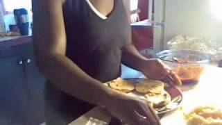 *6-How To Make Mini Pizzas- a kid-friendly homeschool lunch recipe