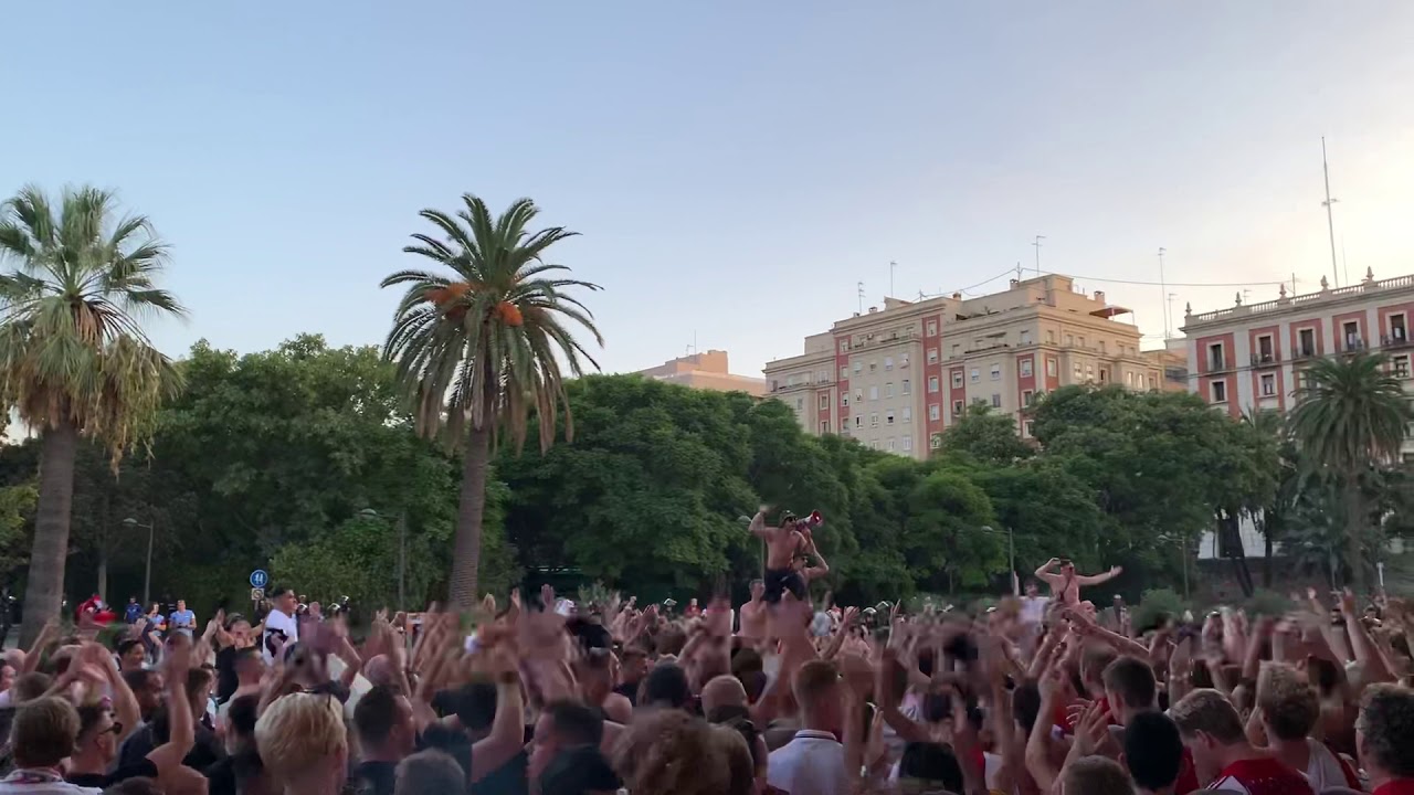 Corteo Ajax Amsterdam in Valencia : Ons Ajax Griekse held