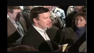 Sen. Chris Murphy from connecticut AKA bobo the clown gets schooled