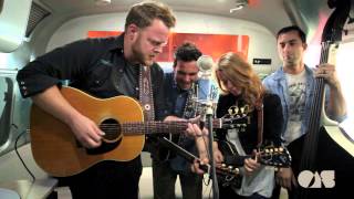 The Lone Bellow - I Let You Go | Live at OnAirstreaming