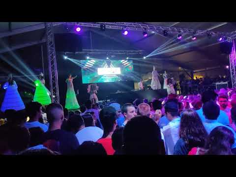 Blue vs. ID (KEVU Mashup)