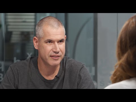 Pěšky po D1: Zažil jsem šílené věci, i hodina tam je peklo, říká Vladimir 518