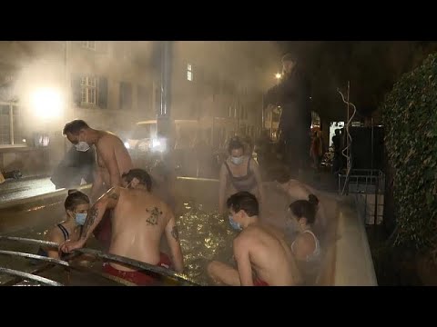 Badespaß bei 39 °C: Dafür lassen Basler im Winter die Hüllen fallen