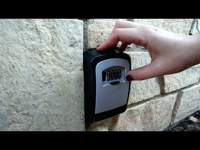 Vídeo relacionado con Uniclife Caja de seguridad resistente al fuego con llave y asa de transporte - Caja de seguridad grande para documentos, Caja fuerte impermeable para objetos de valor pasaportes dinero en efectivo