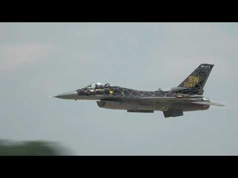 F-16 Viper Demo Oshkosh 2021 Sunday