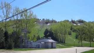 preview picture of video 'Collingwood Ontario Ski Slopes in May'