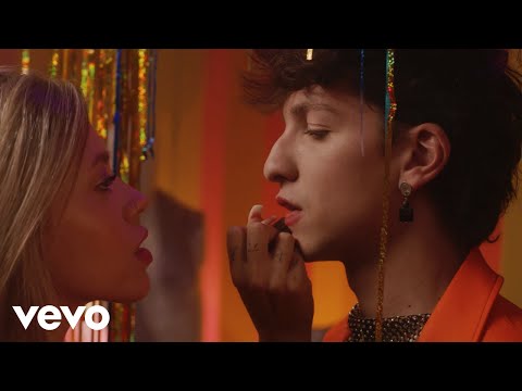 Luigi Strangis - Stai bene su tutto (Official Video)