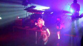 Röyksopp ft Anneli Drecker - The Girl And The Robot