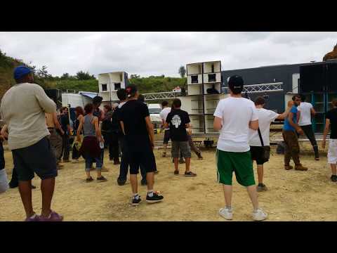 Free Party - Arenui/Free Electron - Axel Pixel VS Hertz23