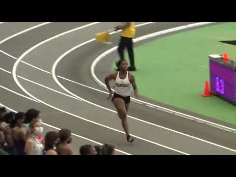 Taylor Johnson's school record 300 m @ Bishop Loughlin Games 12/19/2021