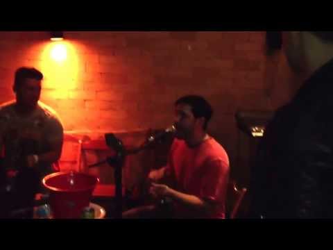 Zeca do Samba do Babé versando com Xande de Pilares do Revelação no Bar Fidelis 29/06/2013