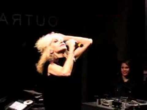 Donatella Rettore - Splendido Splendente Live 22-02-07 Milan