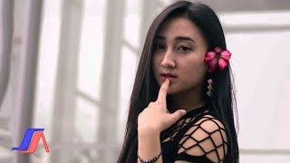 Sandrina - Goyang Dua Jari (Official Lyric Video)