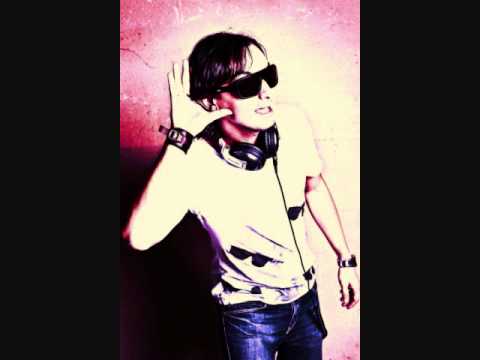 DOUBLE VEE - TI SENTO (Simon de Jano rmx)