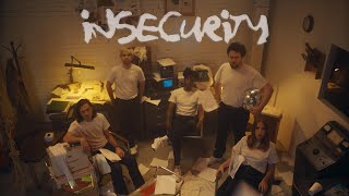 Kadr z teledysku Insecurity tekst piosenki Metronomy