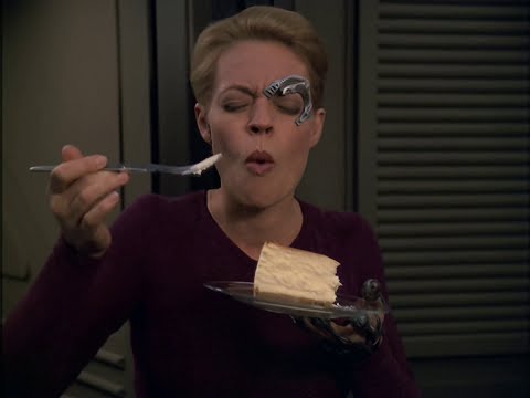 Star Trek Voyager - The Doctor (Seven of Nine) discovers cheesecake and alcohol - 4K AI upscale