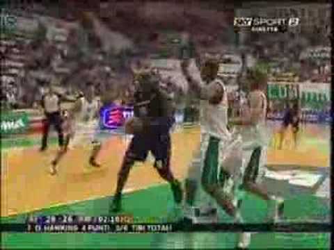 Tap In (David Hawkins, Schiacciata in Montepaschi Siena-Lottomatica Virtus Roma 74-64 2005/06)