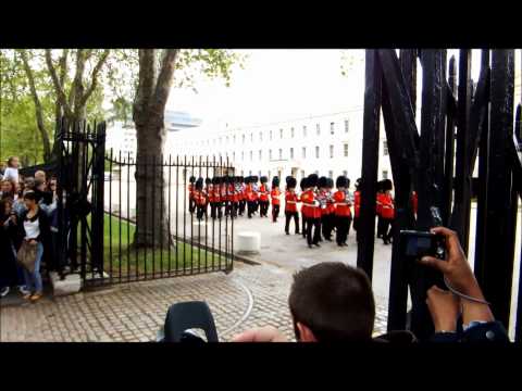 Changing of the Guard 06-06-12 (Welsh Guards Band)