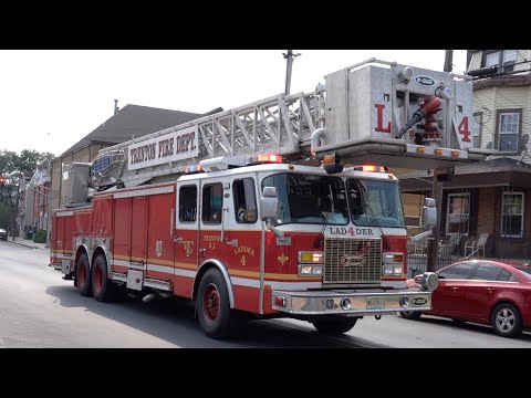 Trenton Fire Department Ladder 4 & South Battalion Responding