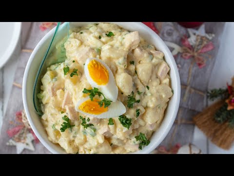 Heiligabend Oma´s Kartoffelsalat Rezept mit Ei, Gurke, Wurst und Mayonnaise - Pellkartoffelsalat -