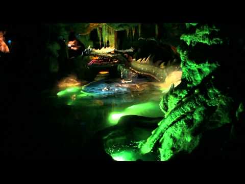 La Tanière du Dragon (HD) | Disneyland Paris
