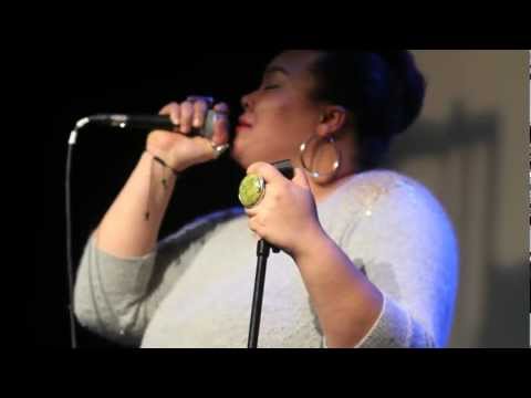 FLOetic Lara 'Cry Me A River'